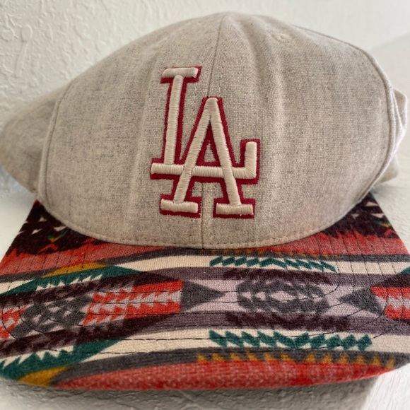 Los Angeles Dodgers Rare Tribal Strapback Cap - Picture 1 of 4